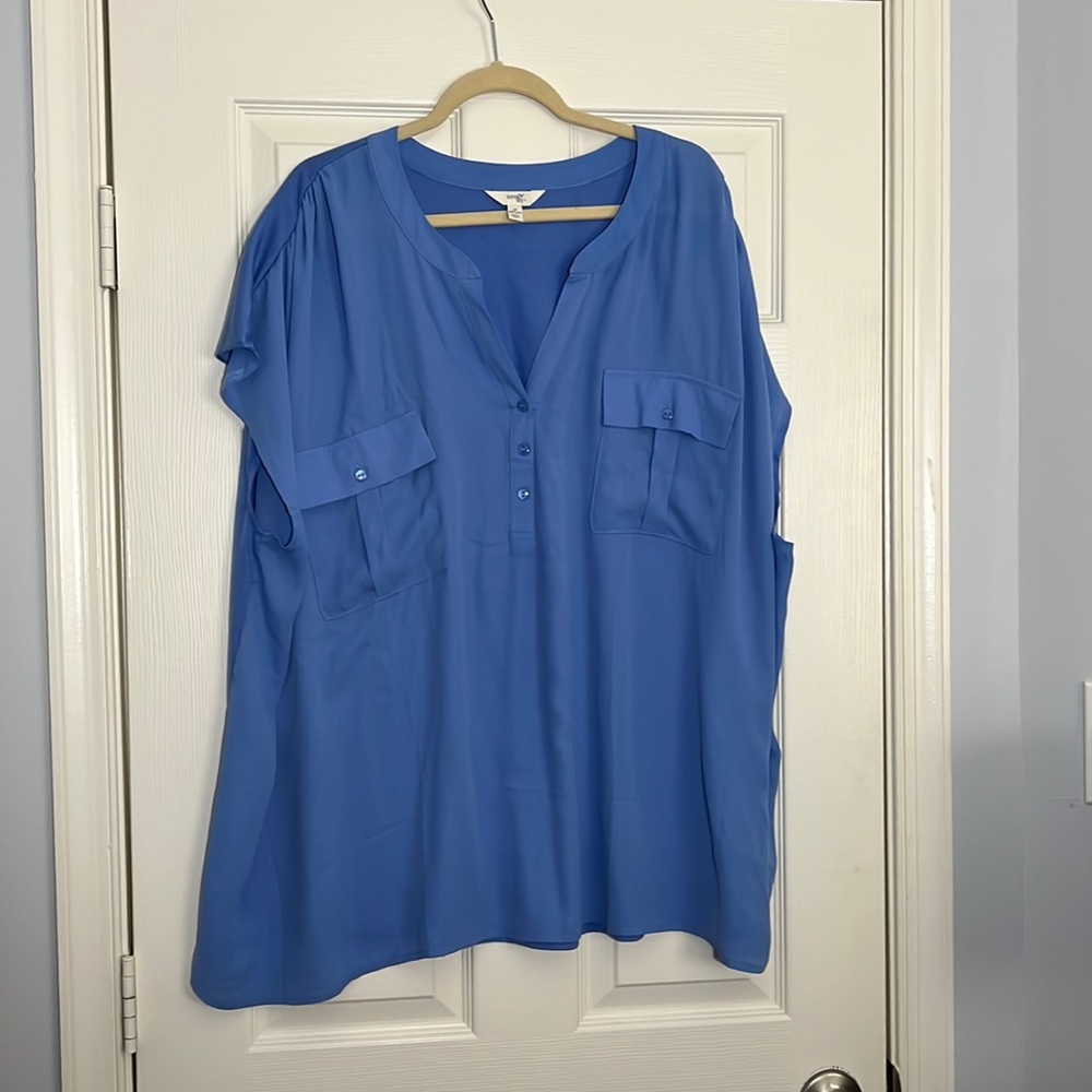 COPY - Flowy front stretchy back blouse